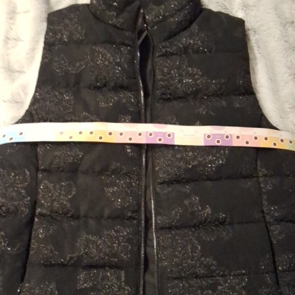 Chico's Ladies Puffer Vest Size M New With Tags - Picture 10 of 11
